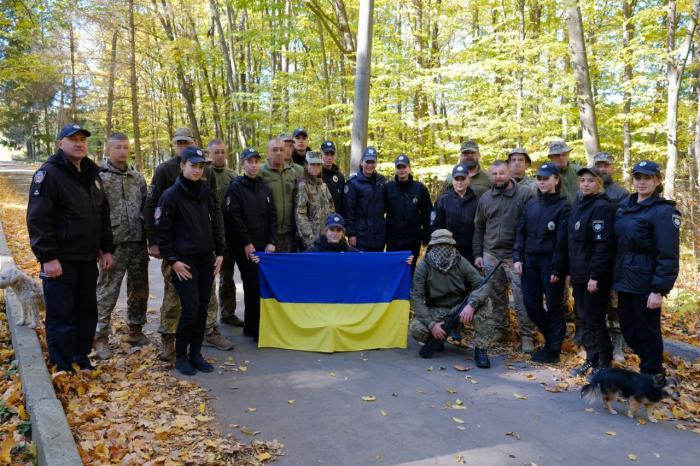 Волонтери ХНУВС привітали військових ЗСУ зі святом
