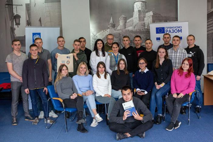 Участь курсантів і курсанток факультетів № 1 та № 4 ХНУВС у антикорупційному брейн-ринзі