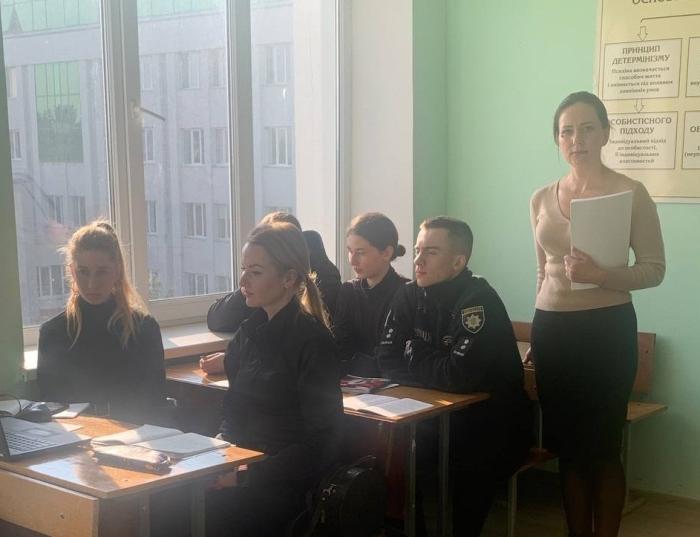 Засідання наукового гуртка кафедри іноземних мов