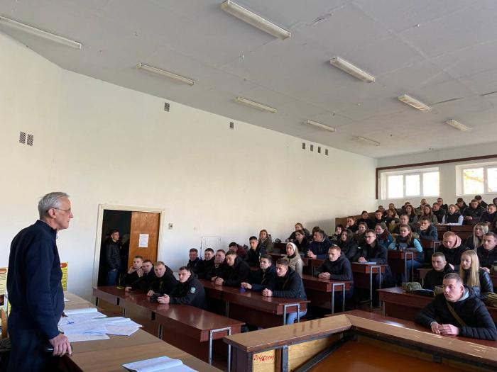 Курсанти покращують знання з тактичної медицини