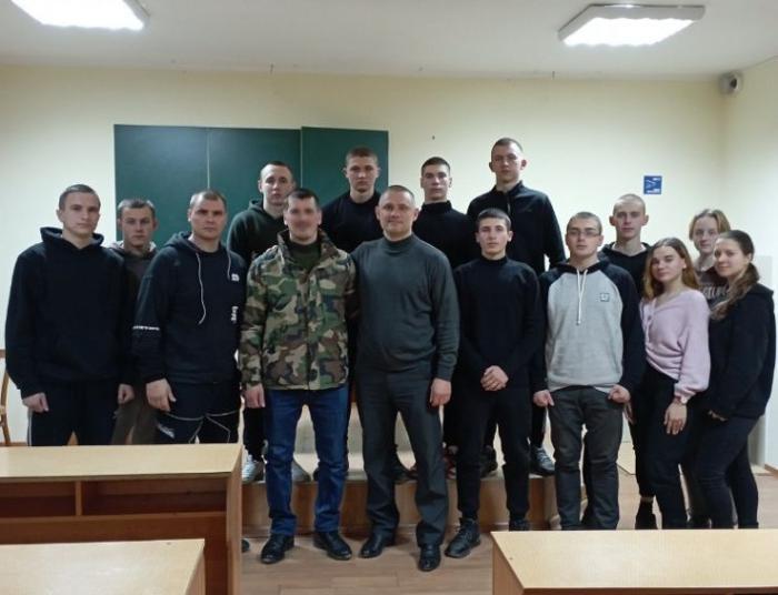 Зустріч курсантів із бійцем ЗСУ