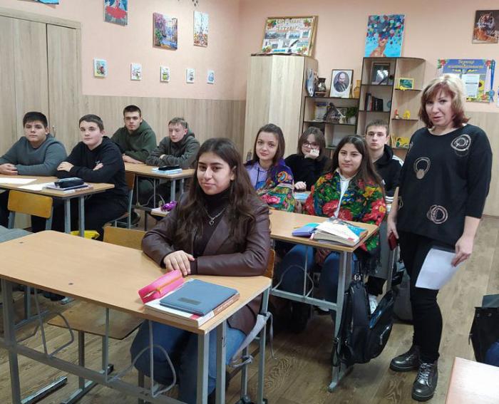 Випускників Чутівської школи запросили на навчання до університету