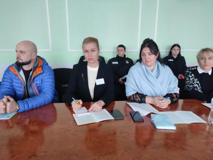 Захист і відбудова високодуховного суспільства стали темою круглого столу 