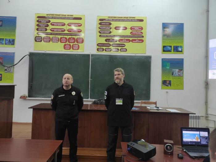 Навчання з попередження ризиків від вибухонебезпечних предметів