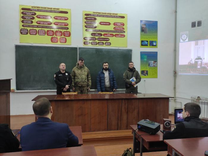 Навчальне заняття за участю працівників практичних підрозділів поліції Хмельнниччини