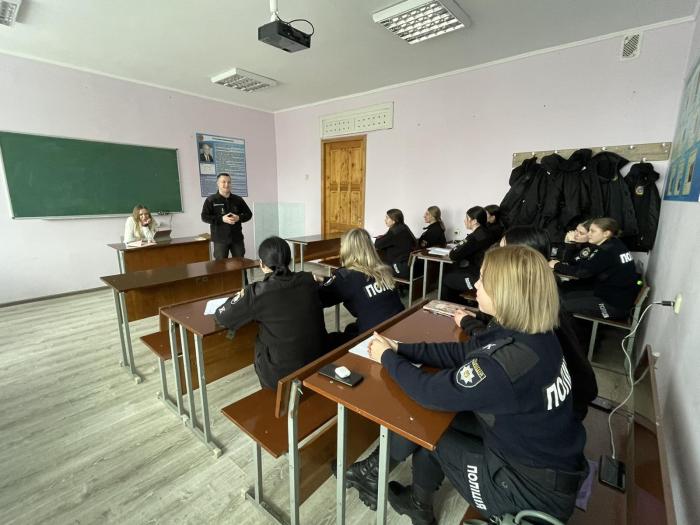 Бінарне заняття за участю практичного працівника поліції