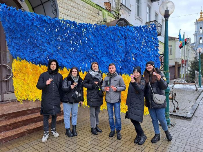 З любові починається життя, вона усе найкраще починає!