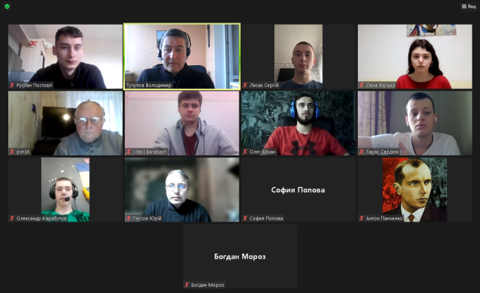 Представник IT-компанії провів бінарне заняття для студентів