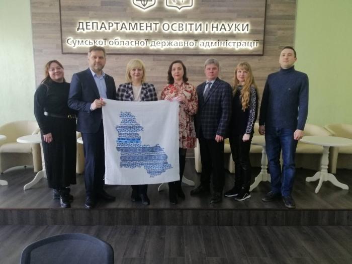 Наукою вишиваємо Україну