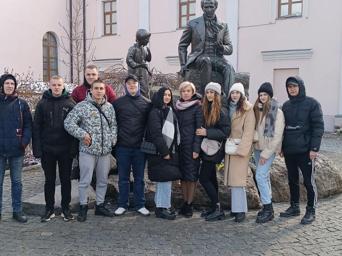 Тарасовими стежками