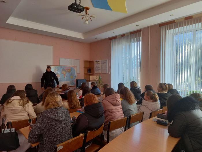 Представники ХНУВС провели зустріч у Погребищенському медичному коледжі