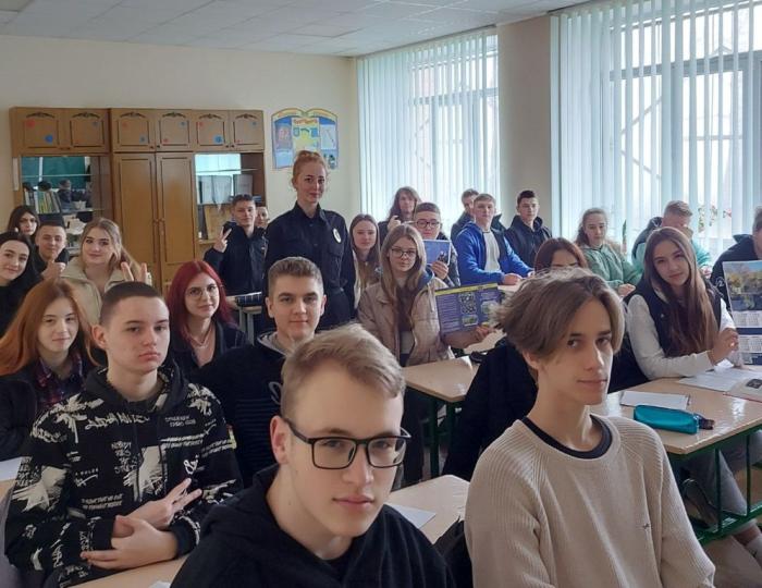 Курсанти допомагають учням обрати майбутню професію