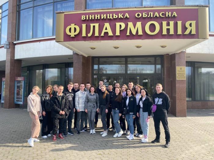 Курсанти університету відвідали пасхальну музично-театралізовану виставу «Він живий»