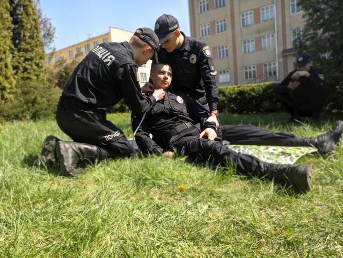 В межах поліцейського квесту здобувачі вищої освіти відпрацювали послідовність дій за алгоритмом M.A.R.C.H.