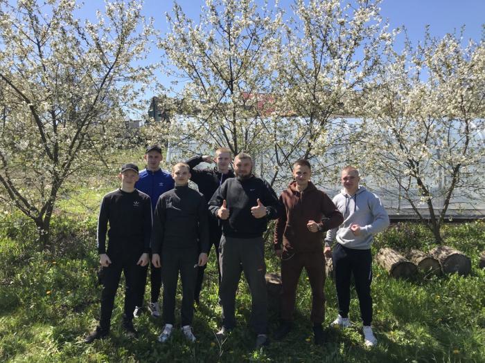 Волонтерська робота триває