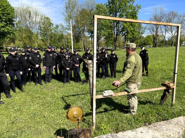 Практичне заняття з кваліфікації мін і вибухонебезпечних речовин