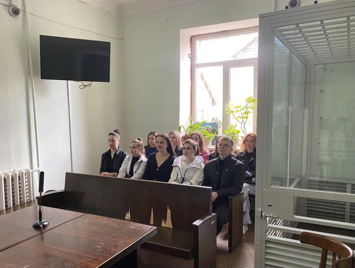 Практичне заняття для курсантів у суді