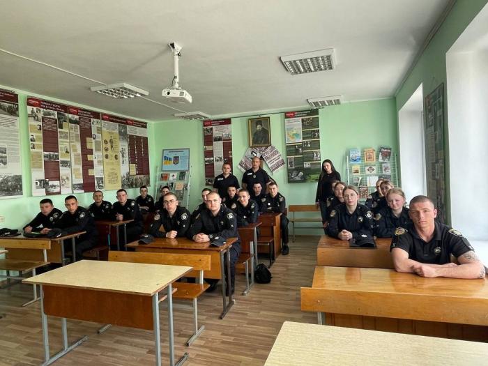 Поєднання в освітньому процесі теорії та практики