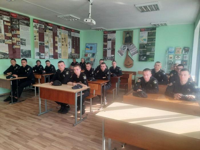 Два кольори історії українського та кримськотатарського народів