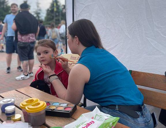 Курсантка Сумської філії ХНУВС – серед волонтерів  благодійного фестивалю