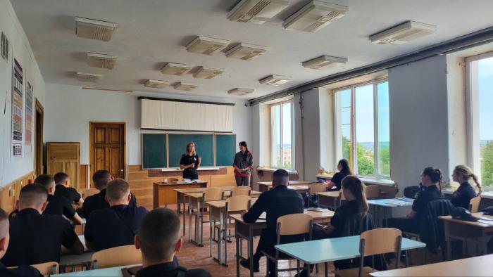 Психологічна компетентність майбутніх слідчих у роботі з дітьми та підлітками стала темою бінарного заняття