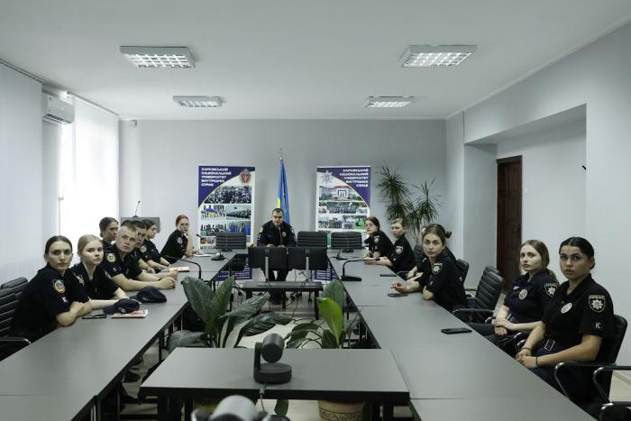 Взаємодія поліції з громадськістю: деонтологічні та нормативні аспекти