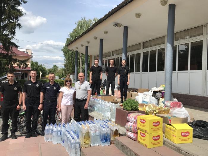 Волонтерська допомога триває