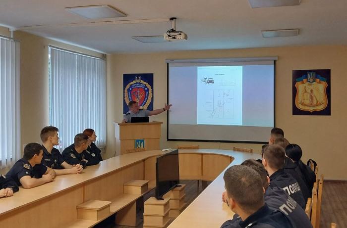 Курсанти вивчають криміналістику англійською мовою