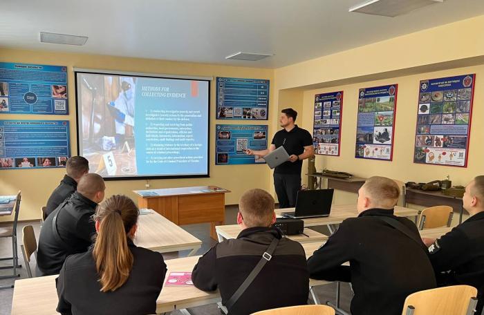 Здобувачі вищої освіти факультету № 1 вивчають кримінальний процес англійською мовою