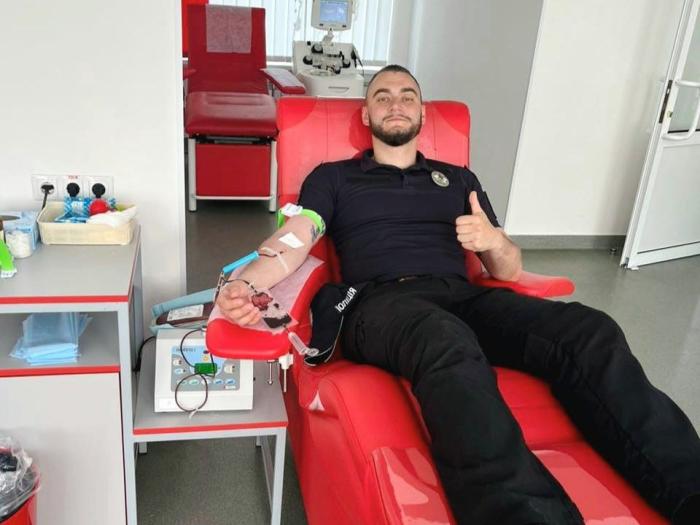 Допомога через донорство крові