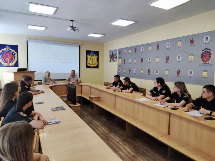 Відбувся круглий стіл «Сучасні екологічні проблеми у світі та в Україні»