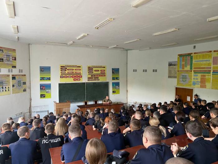 Зустріч курсантської молоді з військовим ЗСУ