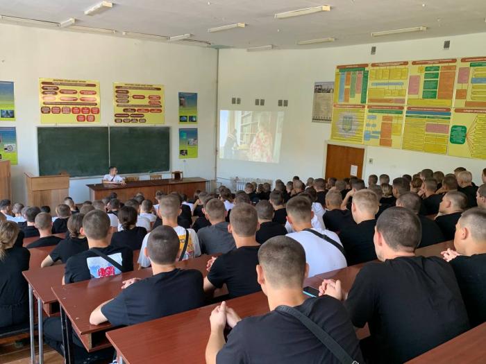 Курсанти табірного збору переглянули художній фільм «Мама»