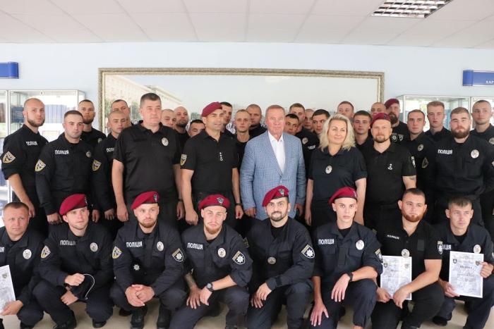 Відбувся випуск поліцейських, які нестимуть службу у складі Полку поліції особливого призначення