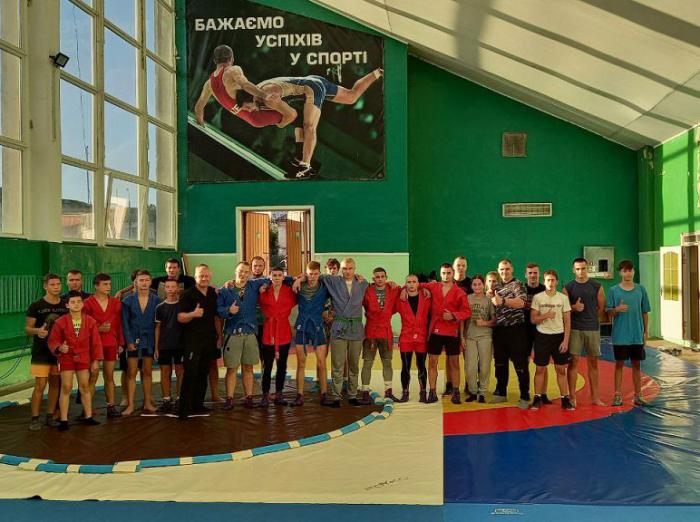 Працівники кафедри тактичної та спеціальної фізичної підготовки ХНУВС провели профорієнтаційну зустріч