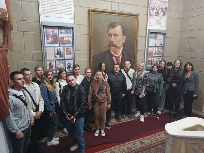 Курсанти університету відвідали виставу «Народний Малахій»