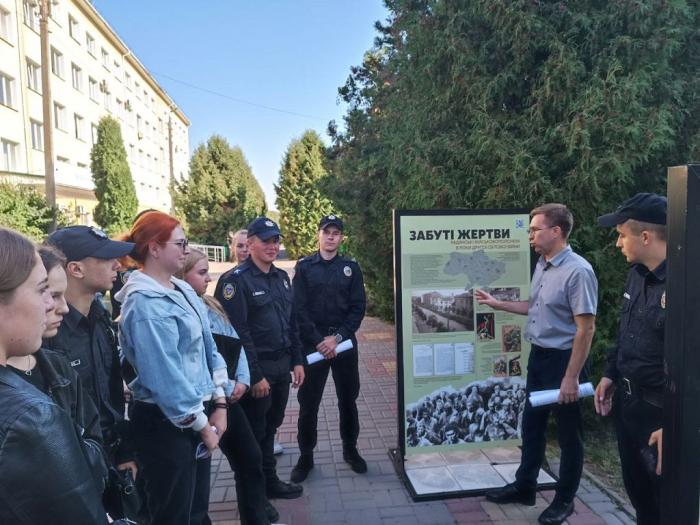 Вивчаємо уроки історії
