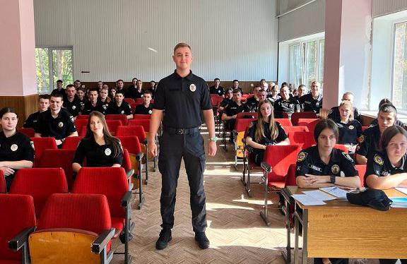 Заняття з дисципліни «Організація діяльності підрозділів ювенальної превенції» з практичним працівником