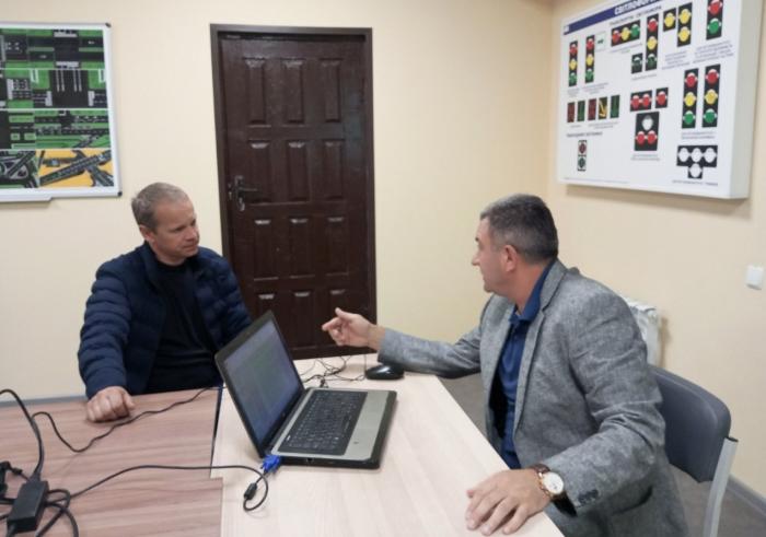 Жителів Гуківської громади ознайомили з особливостями навчання в Автошколі