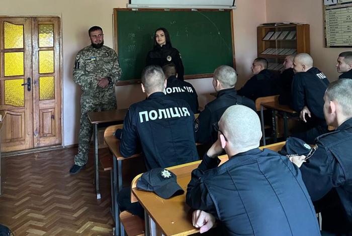 Алгоритм дій дільничного офіцера поліції при документуванні факту правопорушення: поєднання теорії та практики