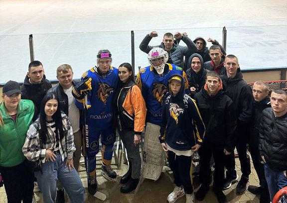 Хокей згуртовує і надихає на перемогу