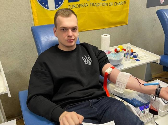Студенти та працівники факультету № 6 здали кров на підтримку військових