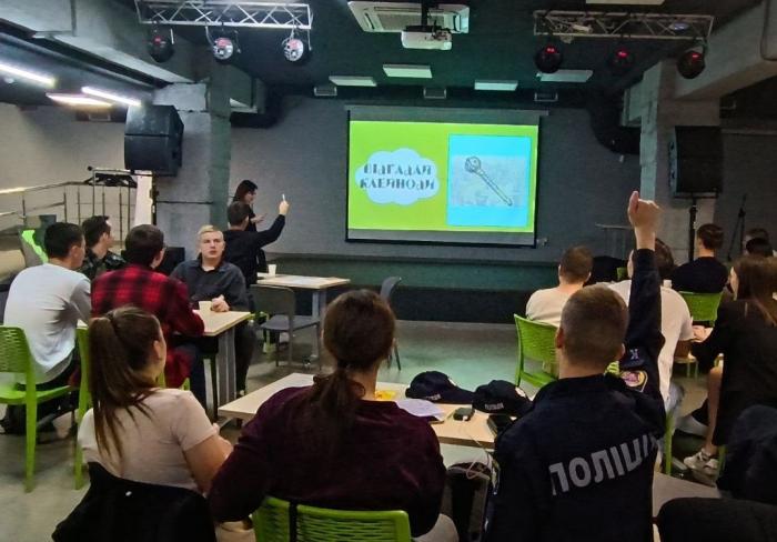 Козацтво і державотворення: навчання у грі