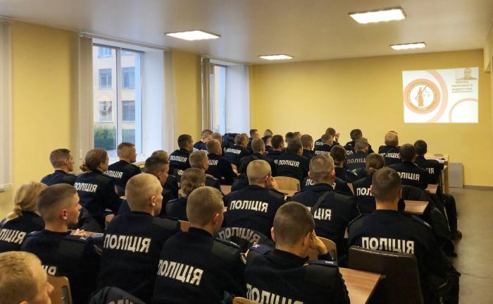 Курсанти ознайомилися з діяльністю Школи наукового лідерства 