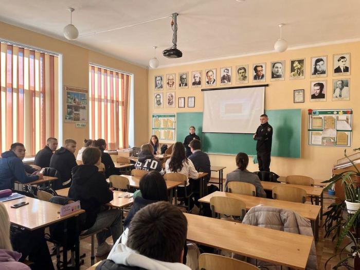 Безпекова складова в умовах війни: просвітницько-профорієнтаційна зустріч зі школярами м. Суми
