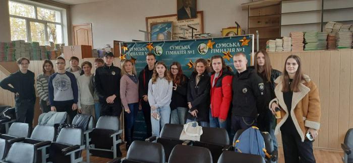 Курсанти університету поспілкувалися зі школярами щодо вибору майбутньої професії