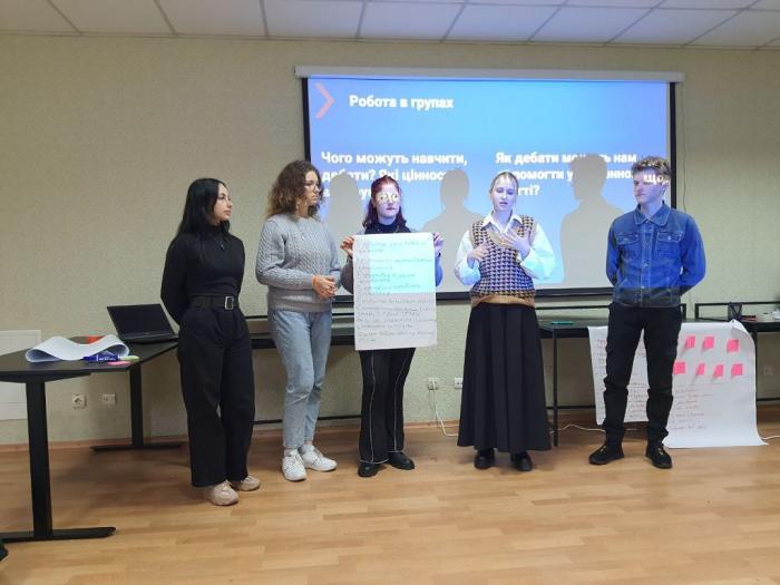 Участь курсантів університету у Дебатній школі