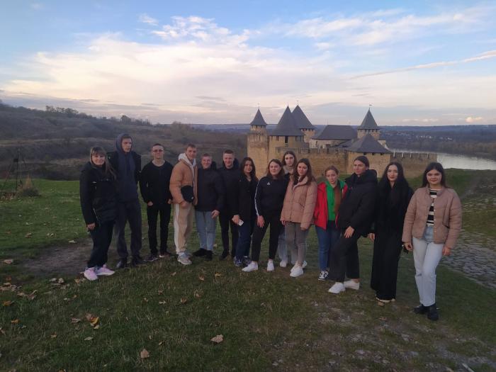 Мандрівка до Кришталевої печери та Хотинської фортеці