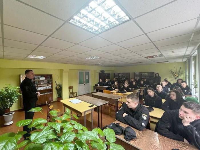 Конфліктологічна компетентність поліцейського стала темою бінарного заняття