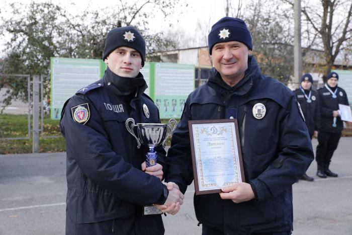 Курсантів університету відзначили нагородами